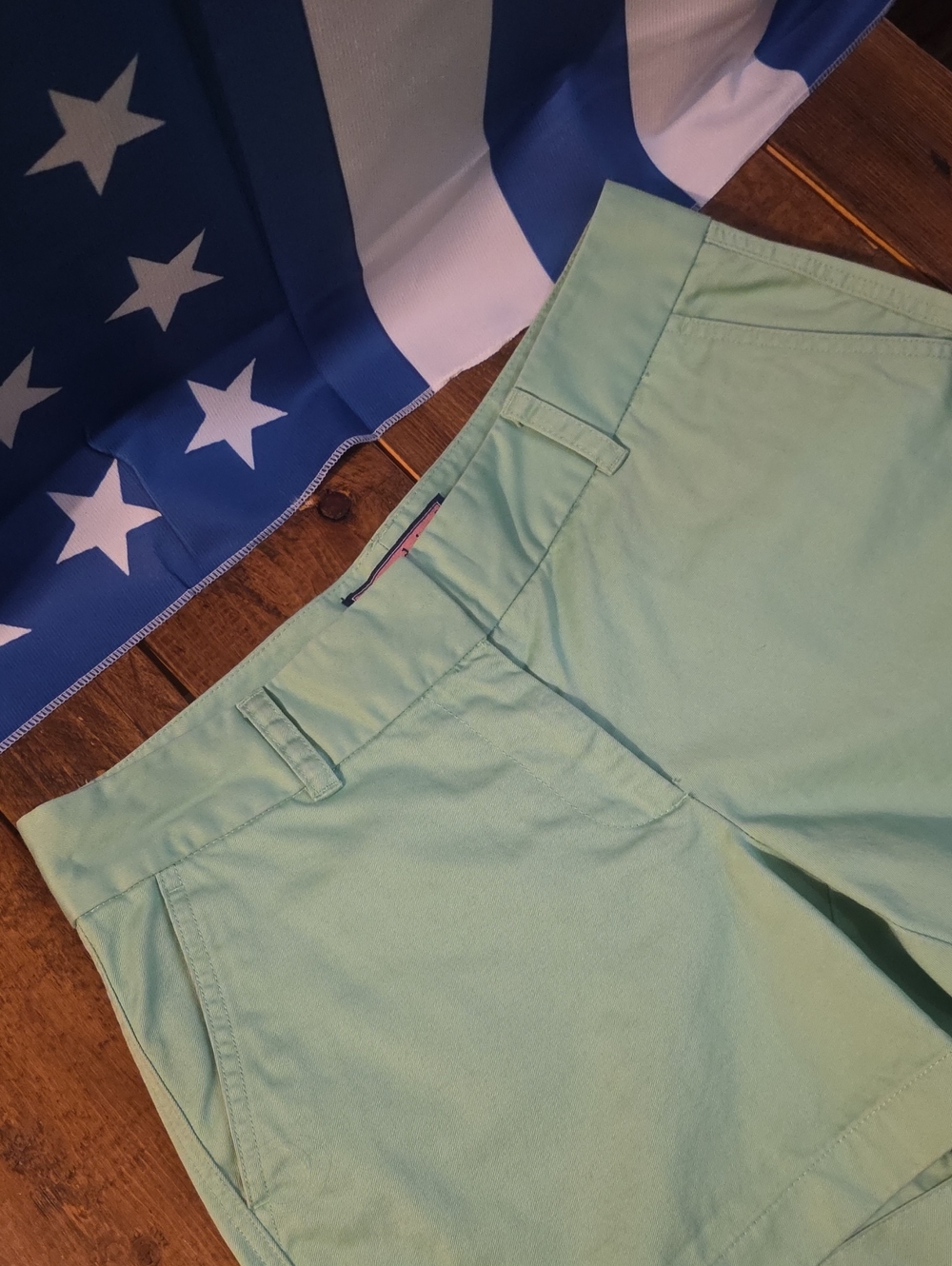 Vineyard Vines Shorts Green Size 6